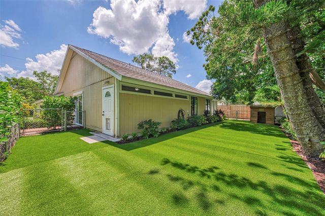 2137 WORRINGTON STREET, Sarasota, FL 34231