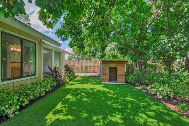 2137 WORRINGTON STREET, Sarasota, FL 34231
