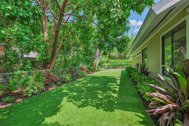 2137 WORRINGTON STREET, Sarasota, FL 34231