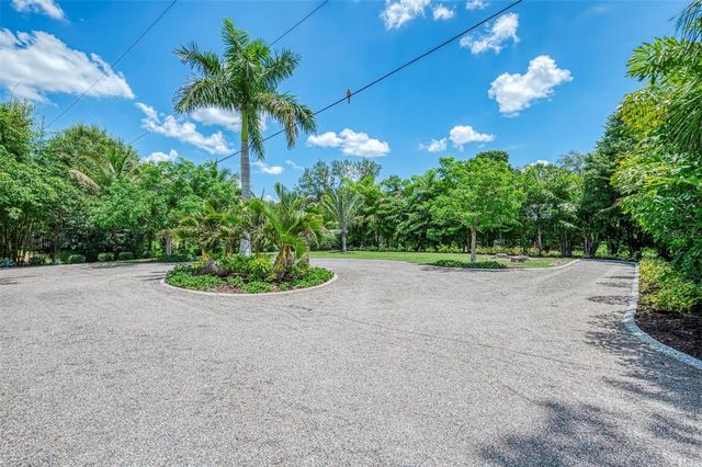 2137 WORRINGTON STREET, Sarasota, FL 34231
