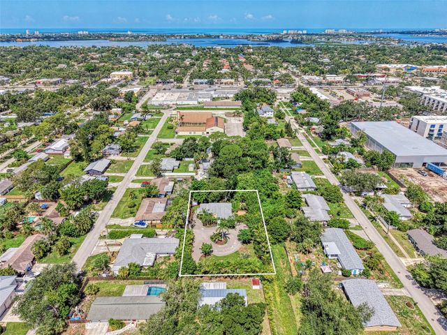 2137 WORRINGTON STREET, Sarasota, FL 34231