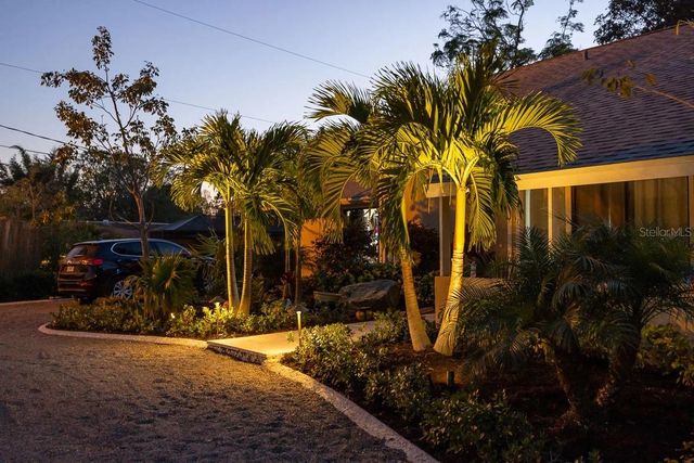 2137 WORRINGTON STREET, Sarasota, FL 34231
