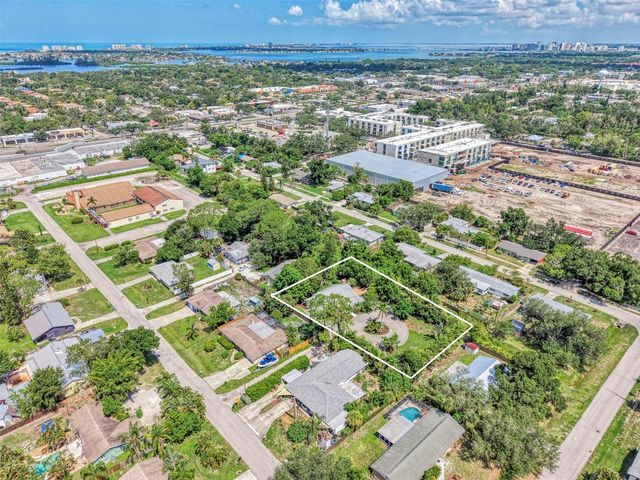 2137 WORRINGTON STREET, Sarasota, FL 34231
