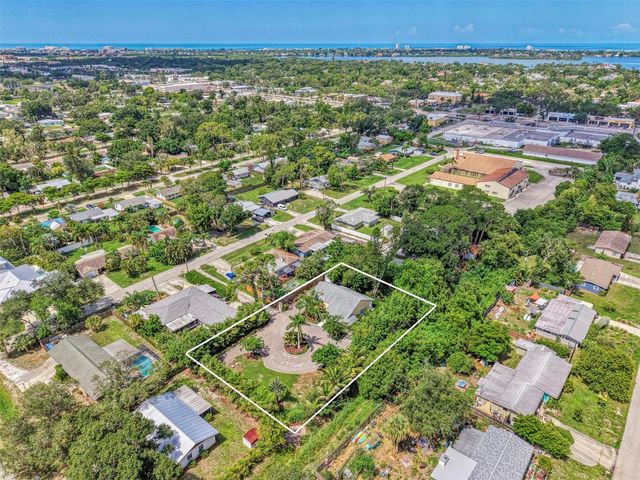2137 WORRINGTON STREET, Sarasota, FL 34231