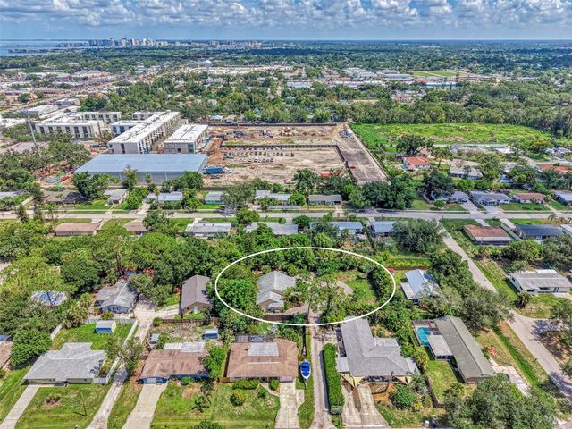 2137 WORRINGTON STREET, Sarasota, FL 34231