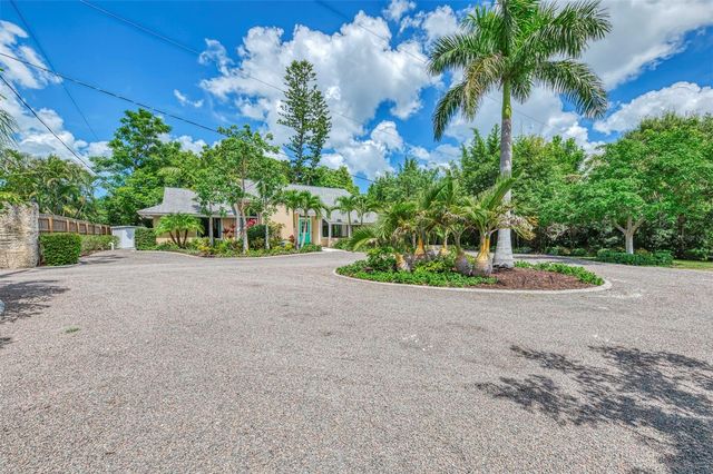 2137 WORRINGTON STREET, Sarasota, FL 34231