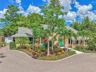 2137 WORRINGTON STREET, Sarasota, FL 34231