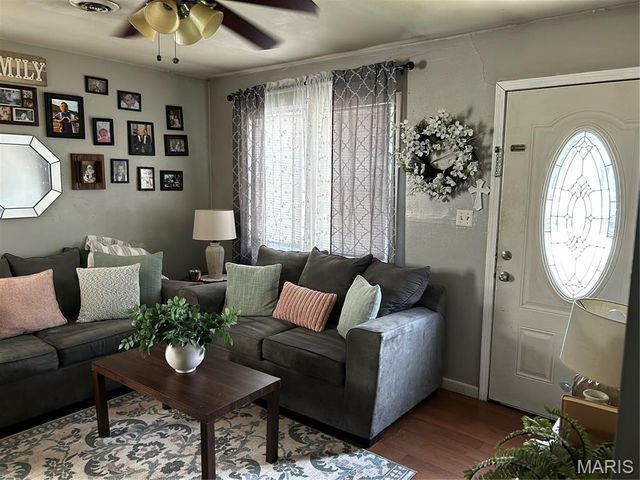 518 Saint James Drive, Cahokia, IL 62206