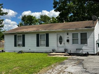 518 Saint James Drive, Cahokia, IL 62206