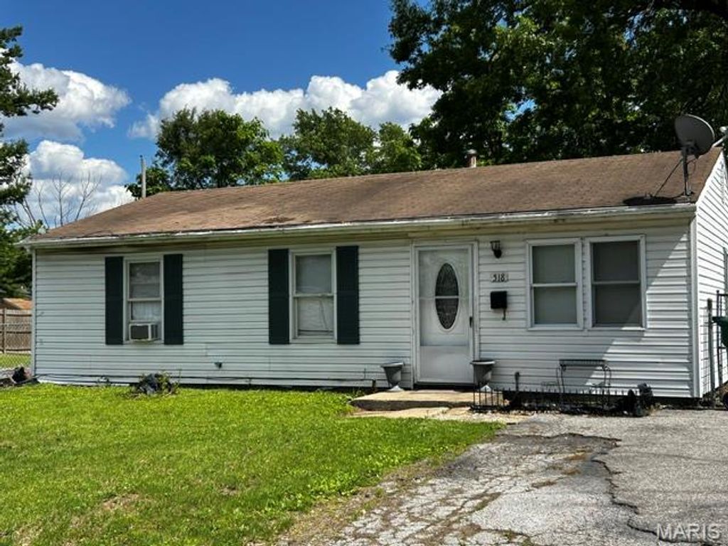518 Saint James Drive, Cahokia, IL 62206