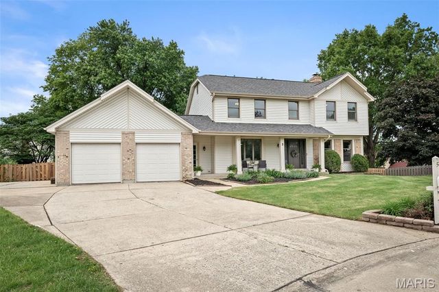 5 Sheran Court, St Charles, MO 63303