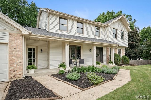 5 Sheran Court, St Charles, MO 63303