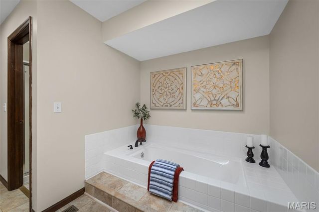 5 Sheran Court, St Charles, MO 63303