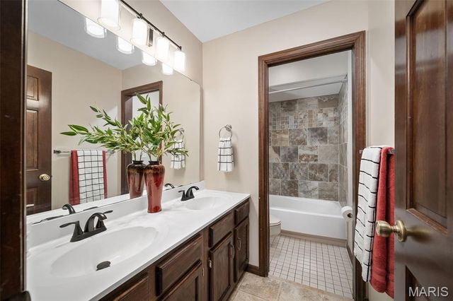5 Sheran Court, St Charles, MO 63303