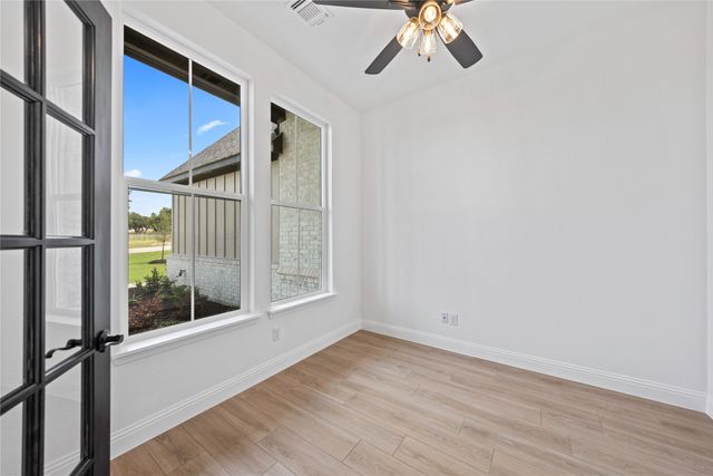 233 Oak Meadow Lane, Weatherford, TX 76085