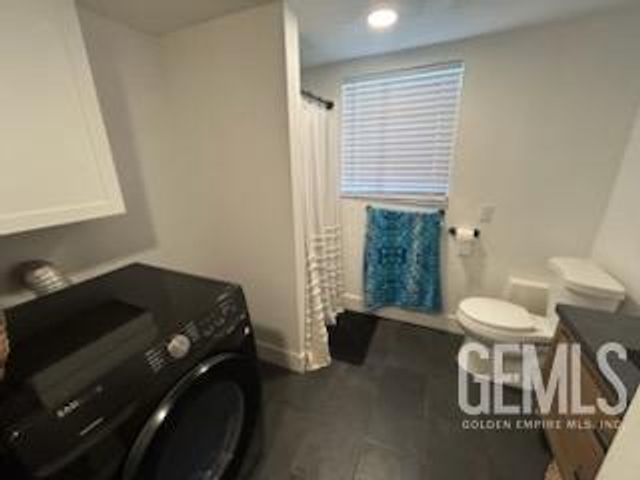 909 Oberlin Court, Bakersfield, CA 93305