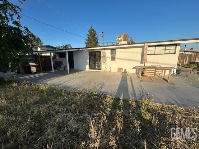 909 Oberlin Court, Bakersfield, CA 93305