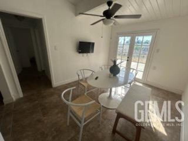 909 Oberlin Court, Bakersfield, CA 93305