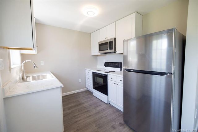 8 Buckingham Road B, Mansfield, CT 06250