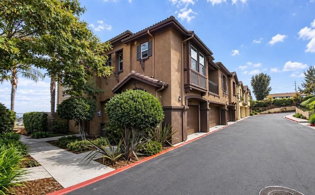 425 S Meadowbrook Dr 124, San Diego, CA 92114 — photo 2