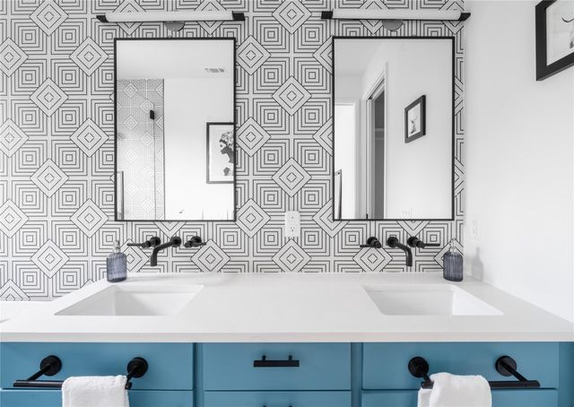 1103 Cherico ST 2, Austin, TX 78702