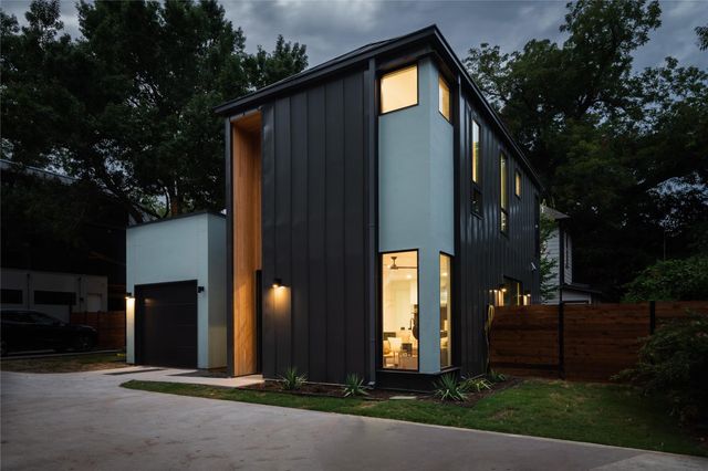 1103 Cherico ST 2, Austin, TX 78702