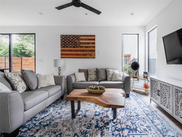 1103 Cherico ST 2, Austin, TX 78702