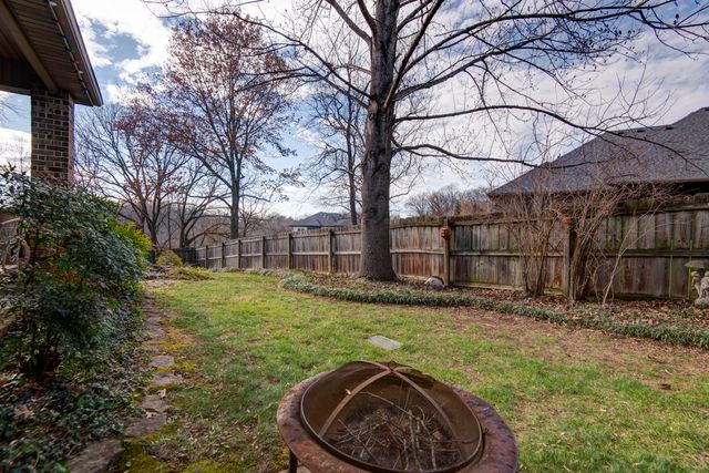 5653 S Lake Ridge, Springfield, MO 65804