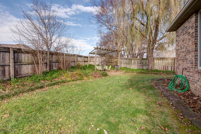 5653 S Lake Ridge, Springfield, MO 65804