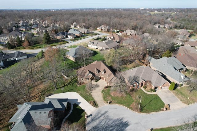 5653 S Lake Ridge, Springfield, MO 65804