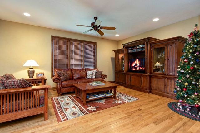 5653 S Lake Ridge, Springfield, MO 65804