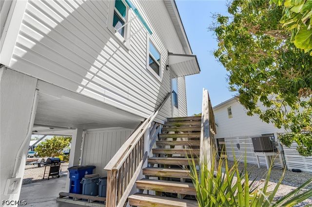 2432 Sycamore ST, St James City, FL 33956