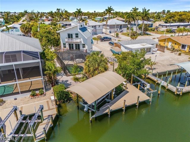 2432 Sycamore ST, St James City, FL 33956