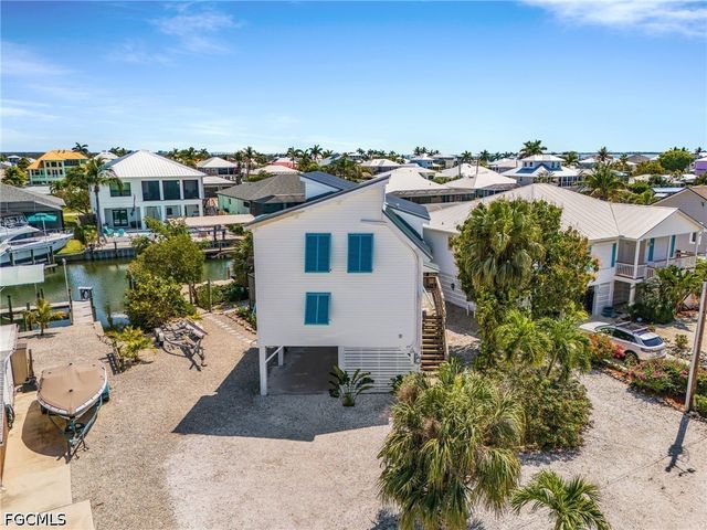 2432 Sycamore ST, St James City, FL 33956