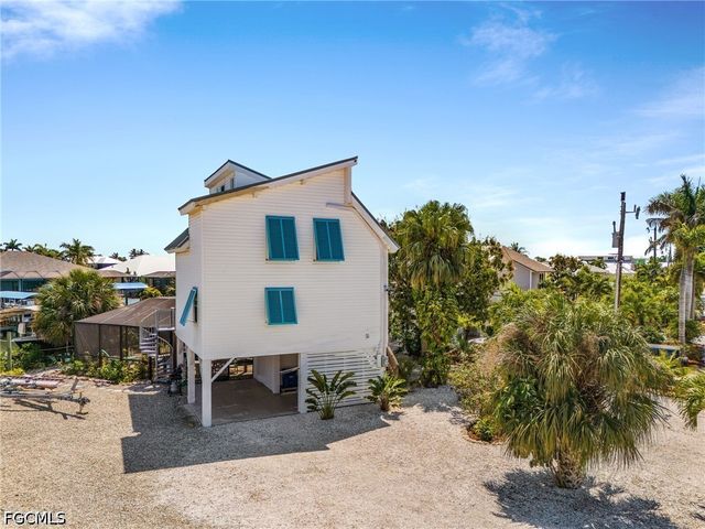 2432 Sycamore ST, St James City, FL 33956