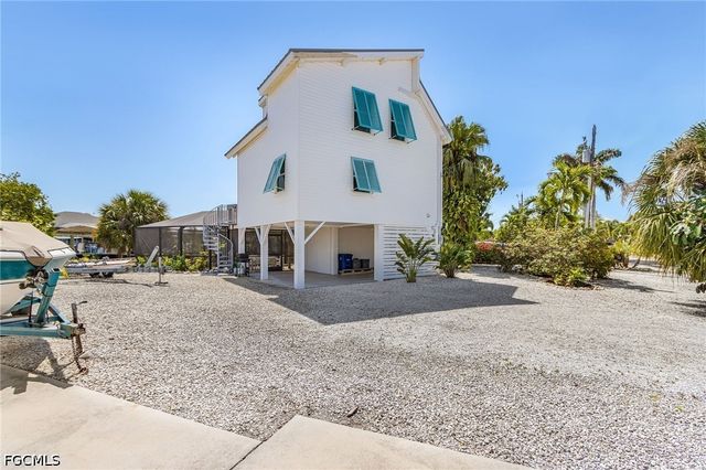 2432 Sycamore ST, St James City, FL 33956