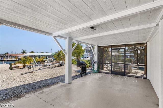 2432 Sycamore ST, St James City, FL 33956