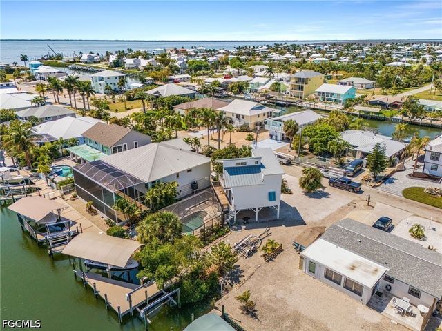 2432 Sycamore ST, St James City, FL 33956