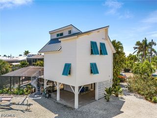 2432 Sycamore ST, St James City, FL 33956