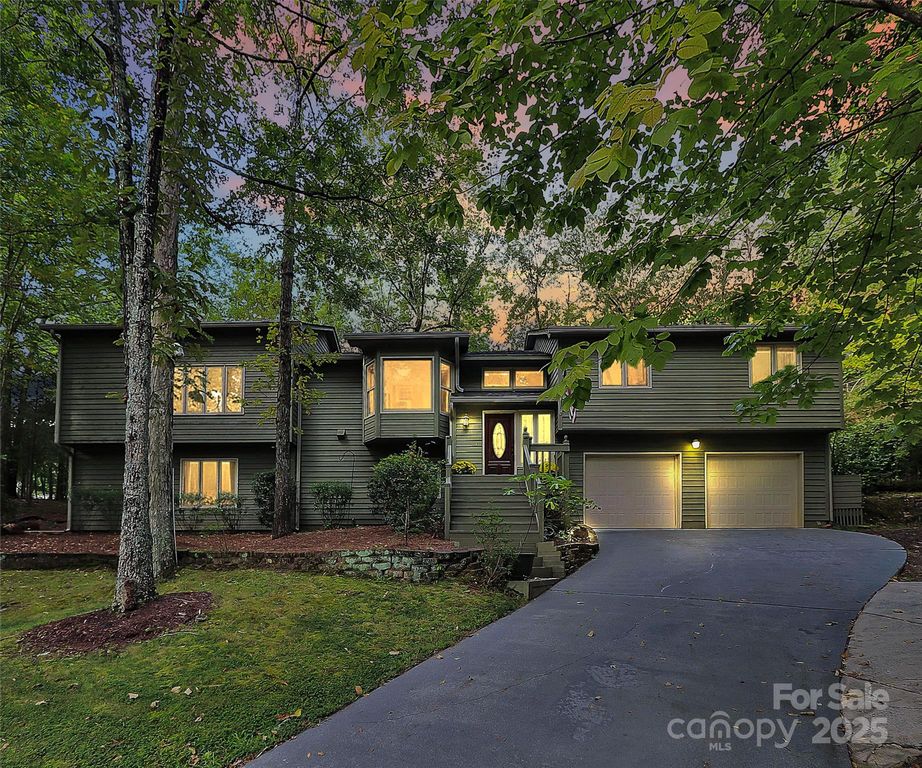 16 Woodvine Lane, Clover, SC 29710