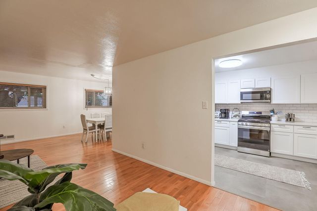 2813 Florida Street NE, Albuquerque, NM 87110