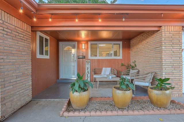 2813 Florida Street NE, Albuquerque, NM 87110