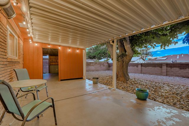2813 Florida Street NE, Albuquerque, NM 87110