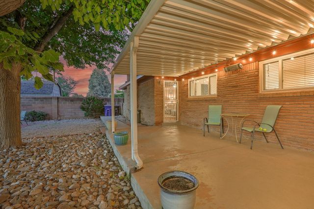 2813 Florida Street NE, Albuquerque, NM 87110