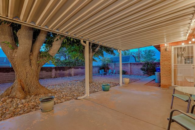 2813 Florida Street NE, Albuquerque, NM 87110