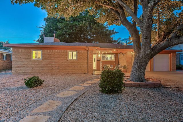 2813 Florida Street NE, Albuquerque, NM 87110