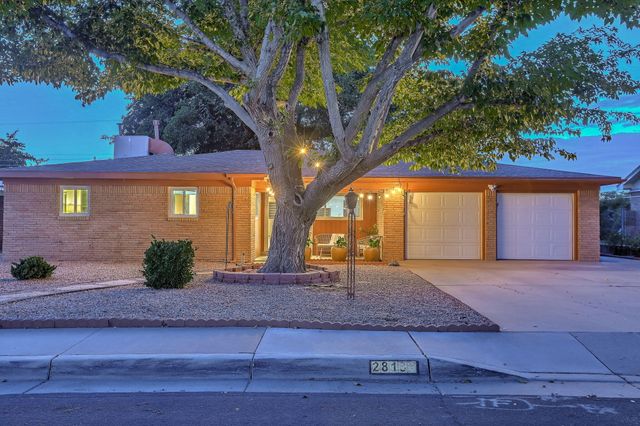 2813 Florida Street NE, Albuquerque, NM 87110