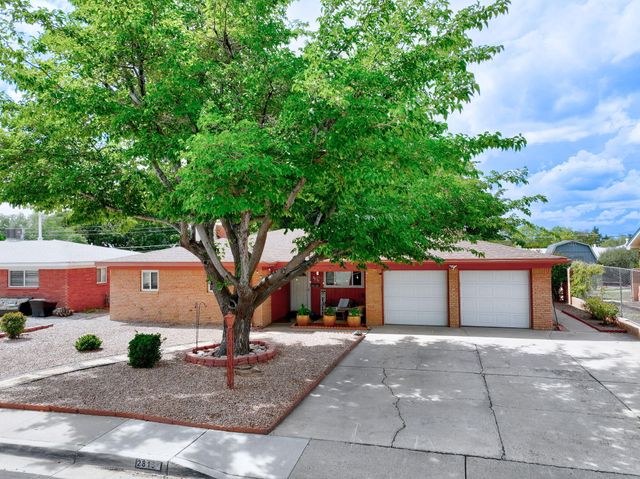 2813 Florida Street NE, Albuquerque, NM 87110
