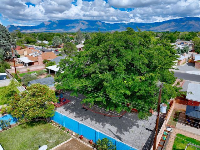 2813 Florida Street NE, Albuquerque, NM 87110