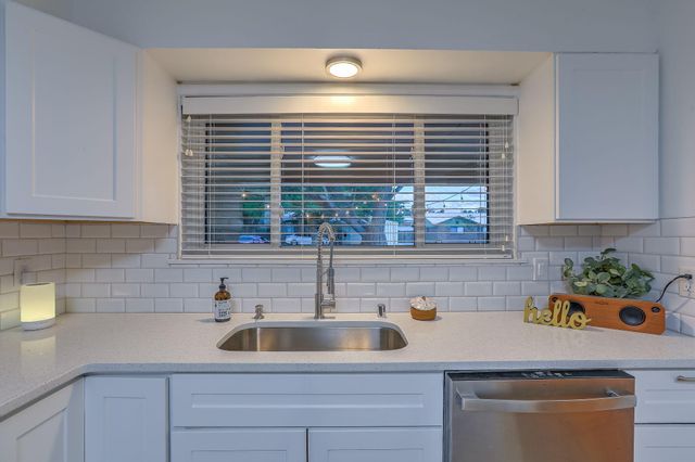 2813 Florida Street NE, Albuquerque, NM 87110